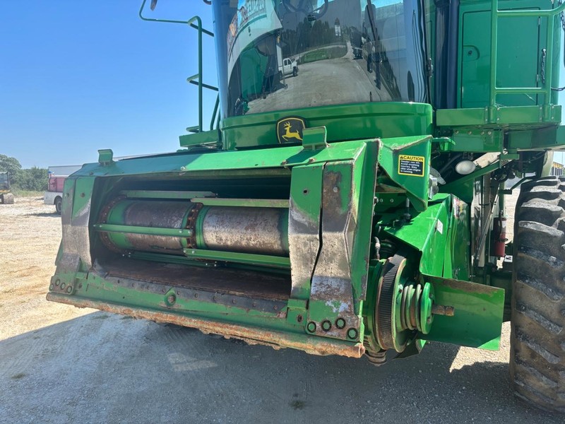 John Deere 9660STS Vehicle Full-screen Gallery Image 08