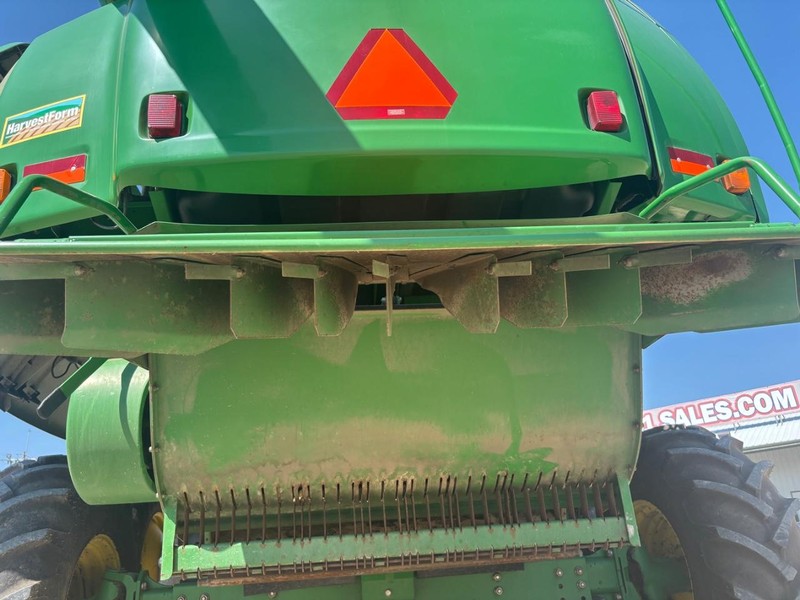 John Deere 9660STS Vehicle Full-screen Gallery Image 26