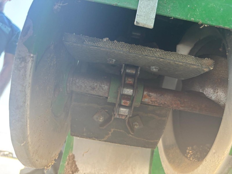 John Deere 9660STS Vehicle Full-screen Gallery Image 33