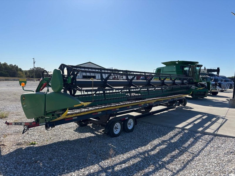 John Deere 635FD Vehicle Full-screen Gallery Image 01