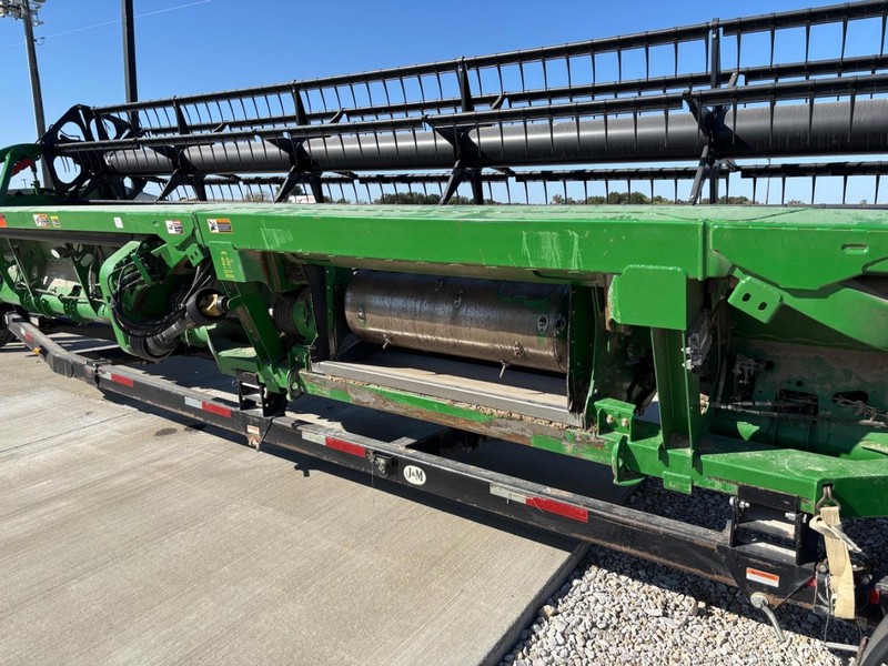 John Deere 635FD Vehicle Full-screen Gallery Image 04