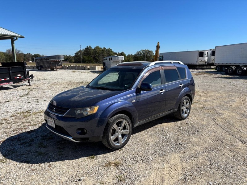 Mitsubishi Outlander Vehicle Full-screen Gallery Image 02