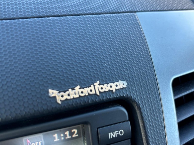 Mitsubishi Outlander Vehicle Full-screen Gallery Image 11