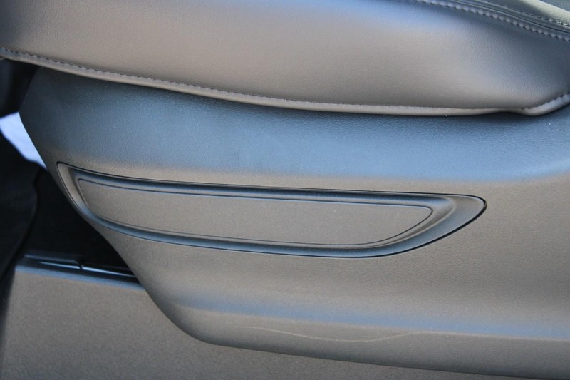 Lincoln Navigator L Vehicle Image 20