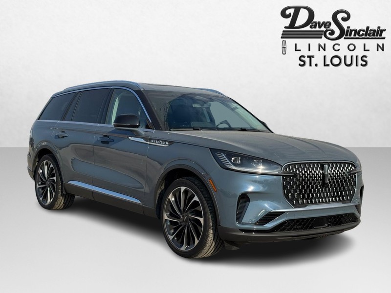 Lincoln Aviator Vehicle Full-screen Gallery Image 03