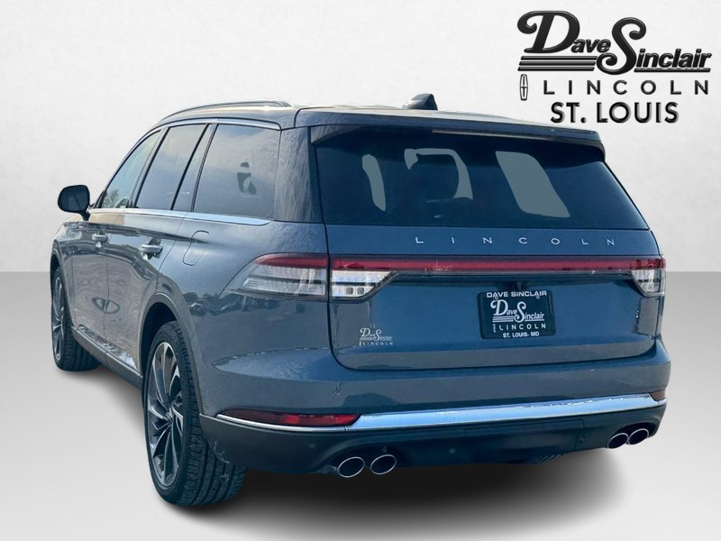 Lincoln Aviator Vehicle Full-screen Gallery Image 07
