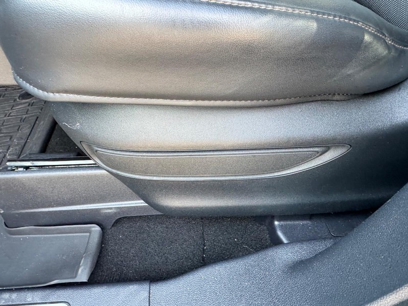 Lincoln Aviator Vehicle Full-screen Gallery Image 19