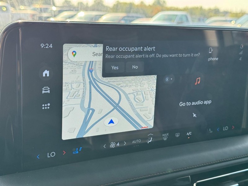 Lincoln Aviator Vehicle Full-screen Gallery Image 25