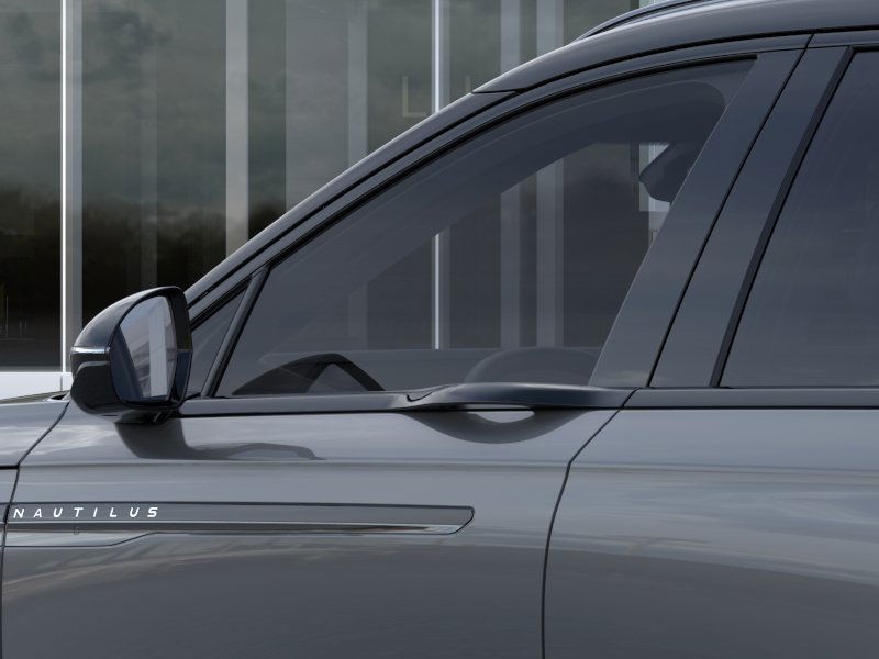 Lincoln Nautilus Vehicle Full-screen Gallery Image 21