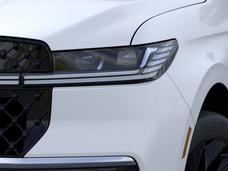 Lincoln Navigator L Vehicle Full-screen Gallery Image 19