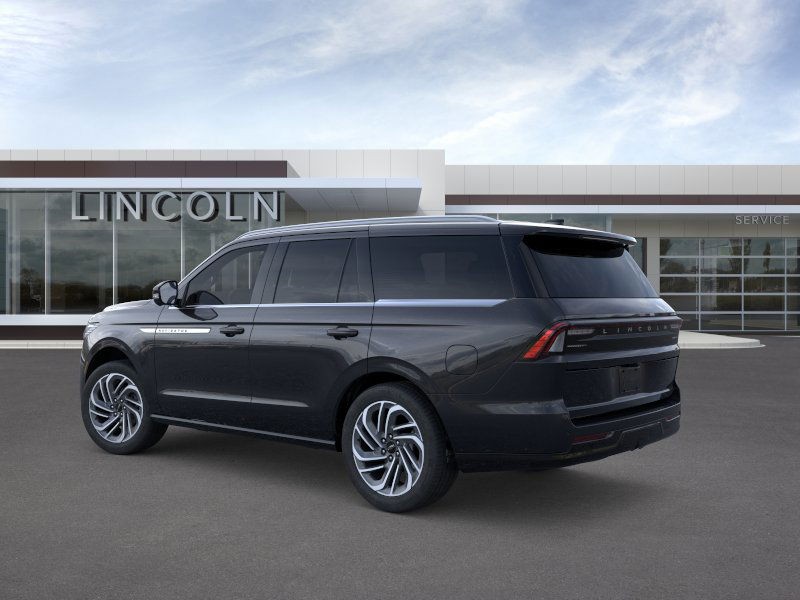 Lincoln Navigator Vehicle Full-screen Gallery Image 04