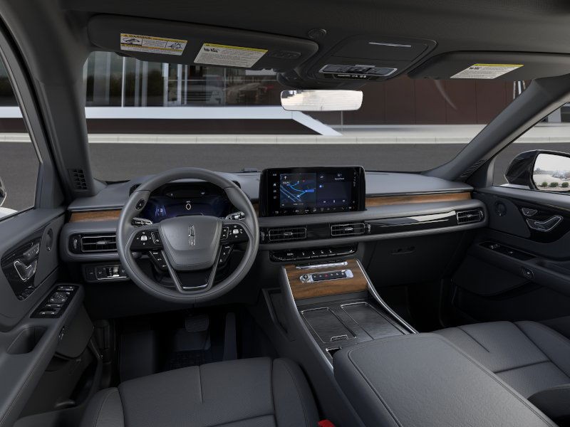 Lincoln Aviator Vehicle Full-screen Gallery Image 10