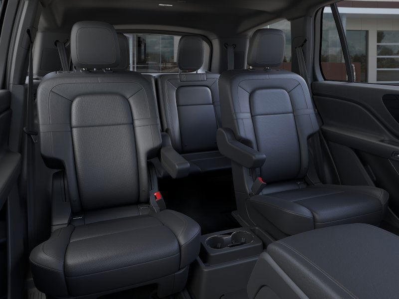 Lincoln Aviator Vehicle Full-screen Gallery Image 12