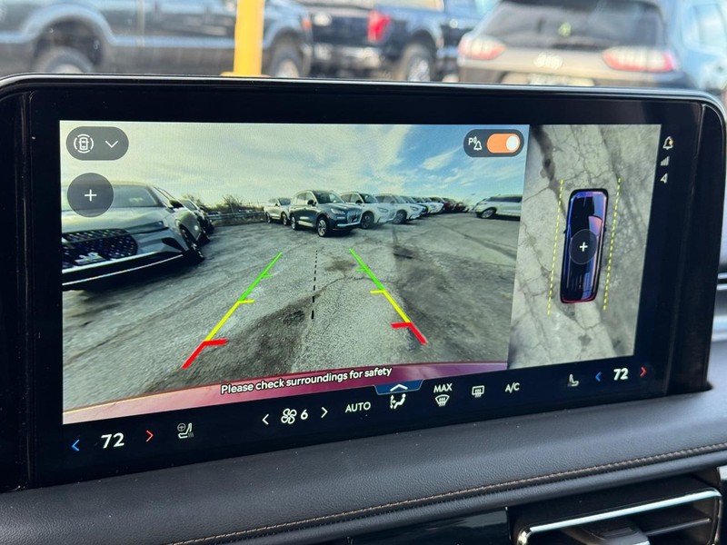 Lincoln Aviator Vehicle Full-screen Gallery Image 26