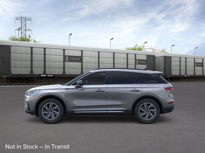 Lincoln Corsair Vehicle Full-screen Gallery Image 03