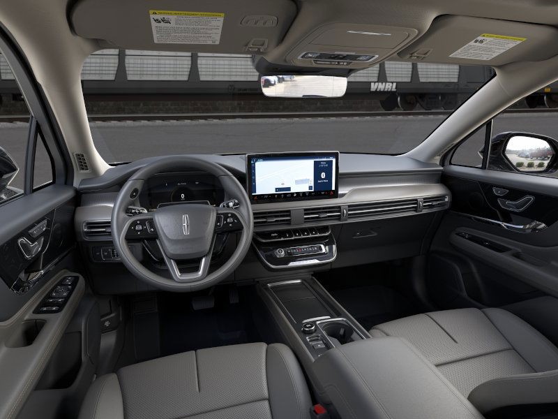 Lincoln Corsair Vehicle Full-screen Gallery Image 10