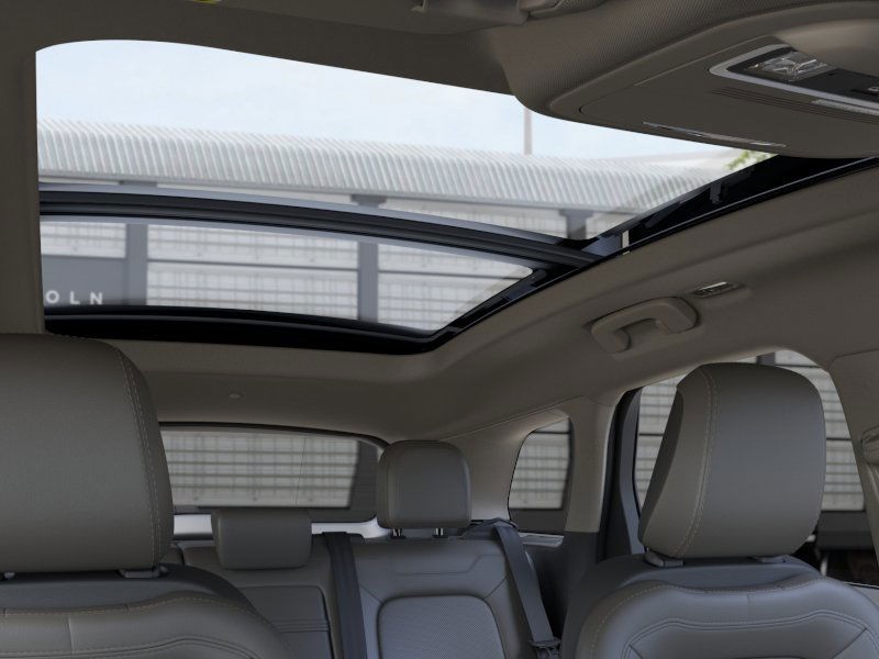 Lincoln Corsair Vehicle Full-screen Gallery Image 23