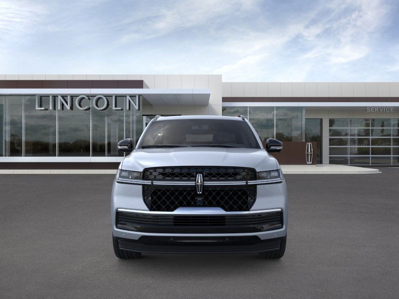 Lincoln Navigator L Vehicle Full-screen Gallery Image 06