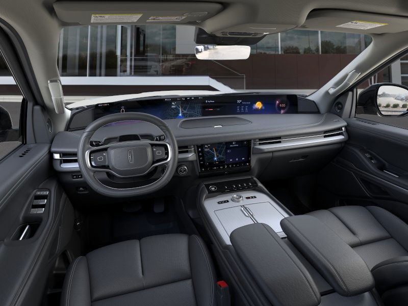 Lincoln Navigator L Vehicle Full-screen Gallery Image 10