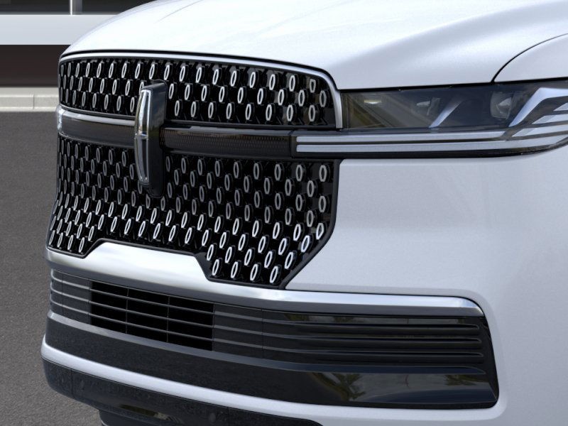 Lincoln Navigator L Vehicle Full-screen Gallery Image 18