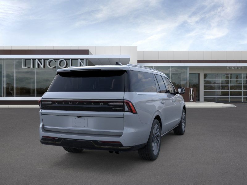 Lincoln Navigator L Vehicle Full-screen Gallery Image 09
