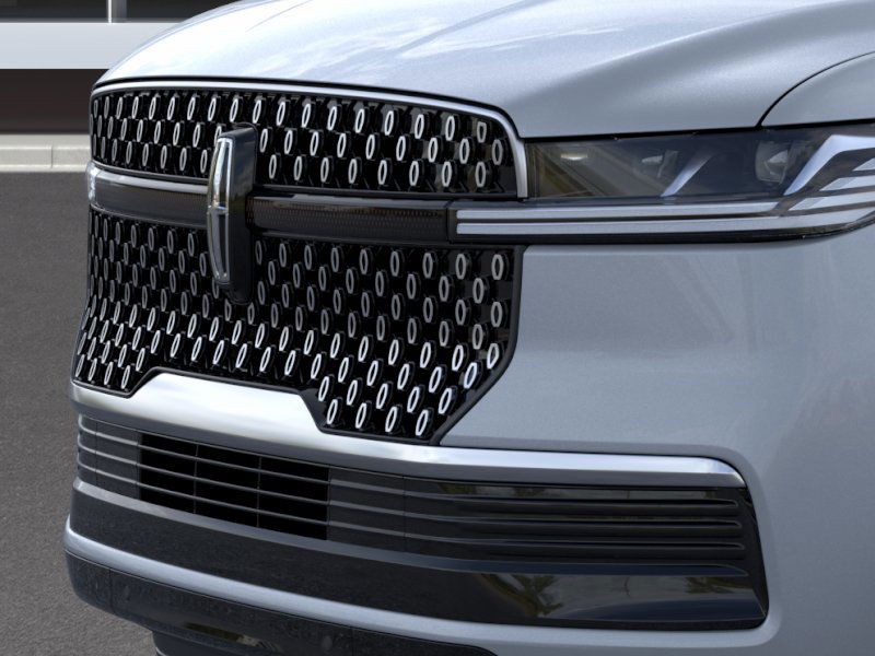 Lincoln Navigator L Vehicle Full-screen Gallery Image 18