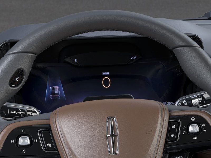 Lincoln Aviator Vehicle Full-screen Gallery Image 14