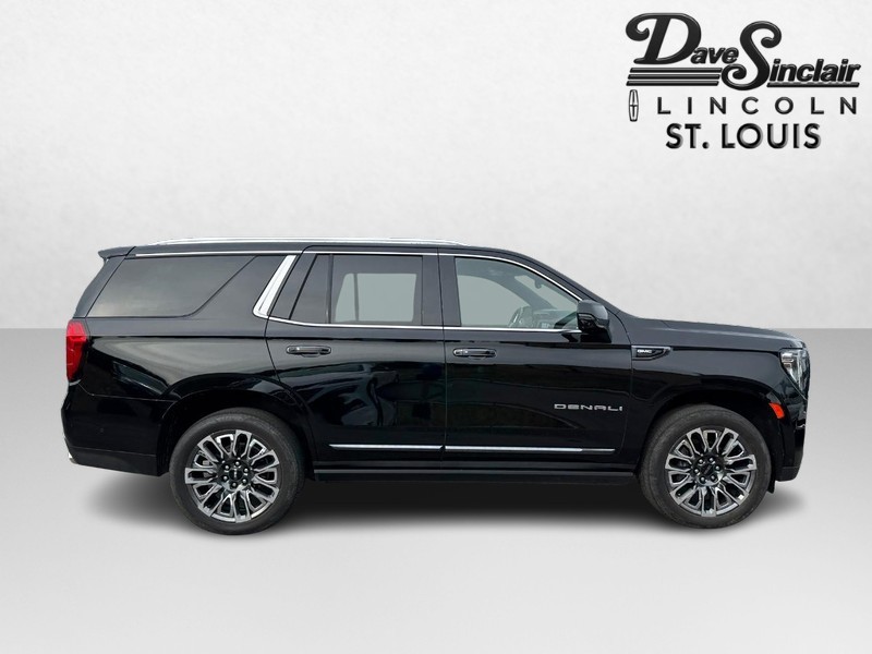 GMC Yukon Vehicle Full-screen Gallery Image 04