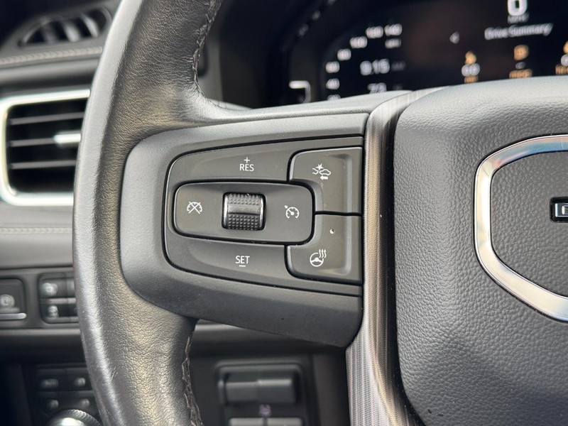 GMC Yukon Vehicle Full-screen Gallery Image 23