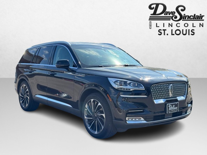 Lincoln Aviator Vehicle Full-screen Gallery Image 03