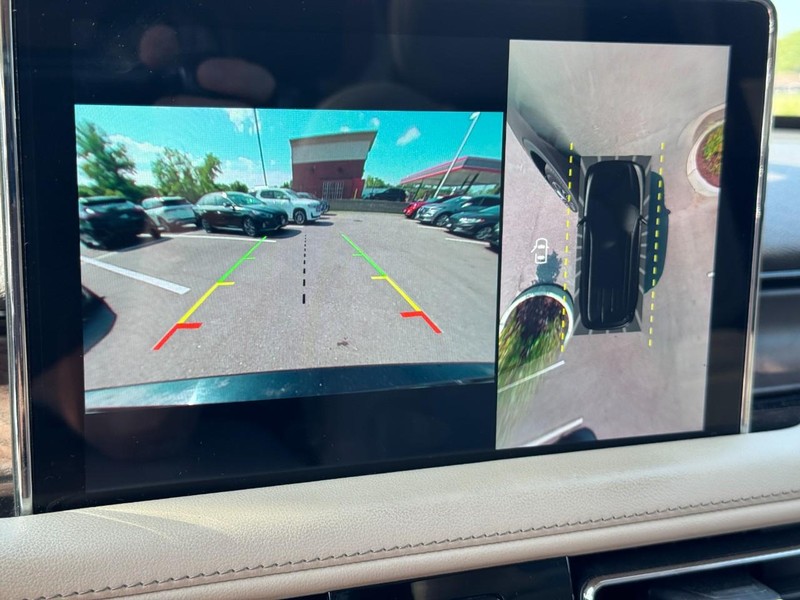 Lincoln Aviator Vehicle Full-screen Gallery Image 22