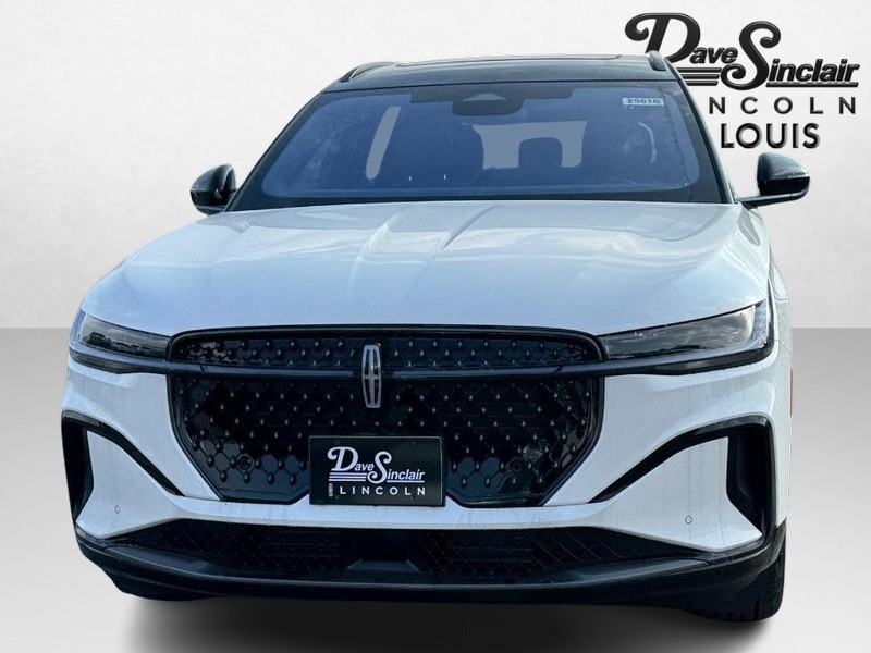 Lincoln Nautilus Vehicle Full-screen Gallery Image 02