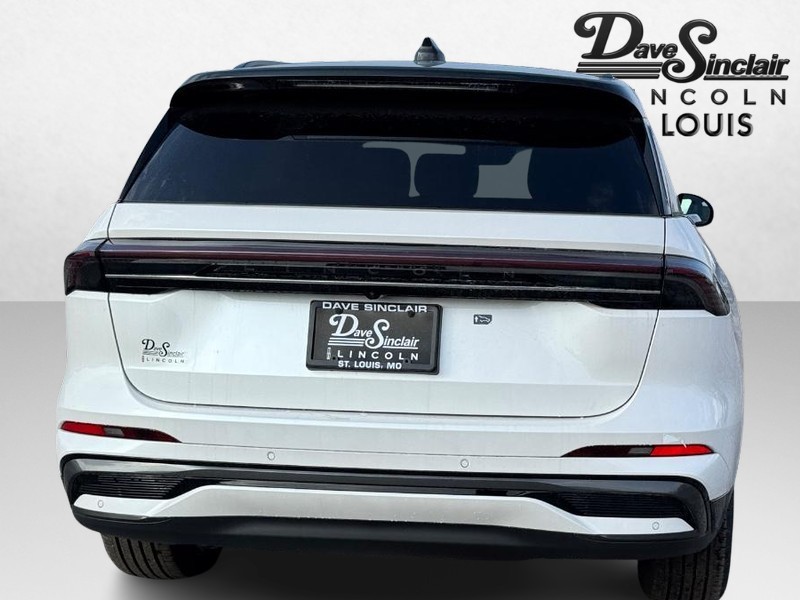 Lincoln Nautilus Vehicle Full-screen Gallery Image 06