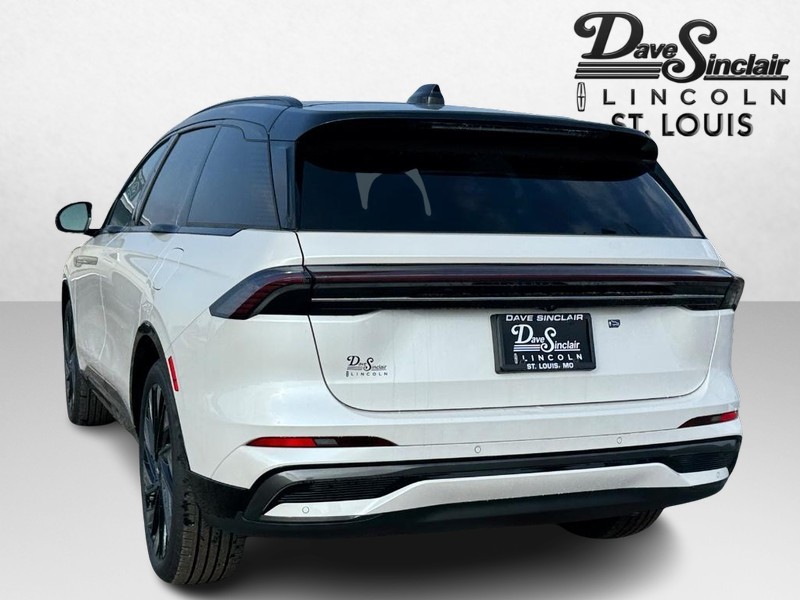 Lincoln Nautilus Vehicle Full-screen Gallery Image 07