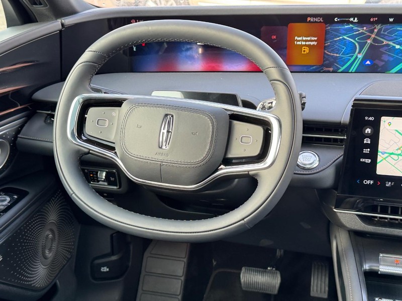 Lincoln Nautilus Vehicle Full-screen Gallery Image 14