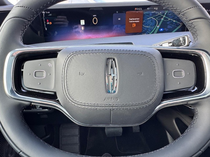 Lincoln Nautilus Vehicle Full-screen Gallery Image 20