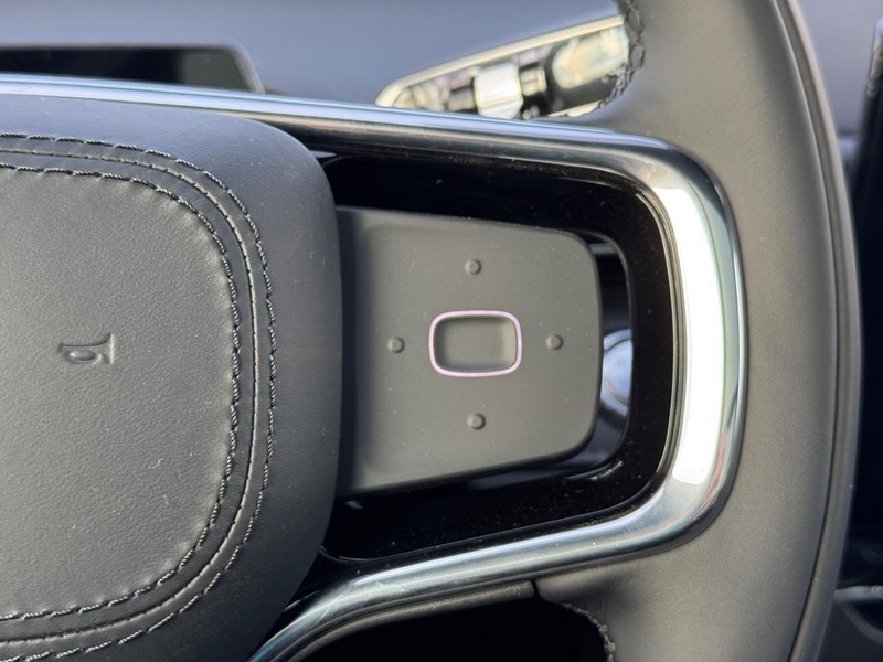 Lincoln Nautilus Vehicle Full-screen Gallery Image 22