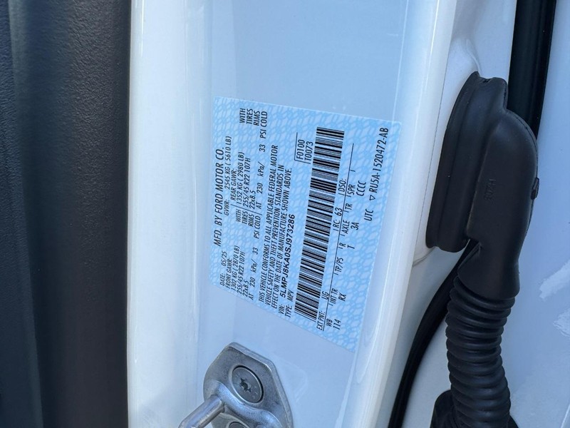 Lincoln Nautilus Vehicle Full-screen Gallery Image 26