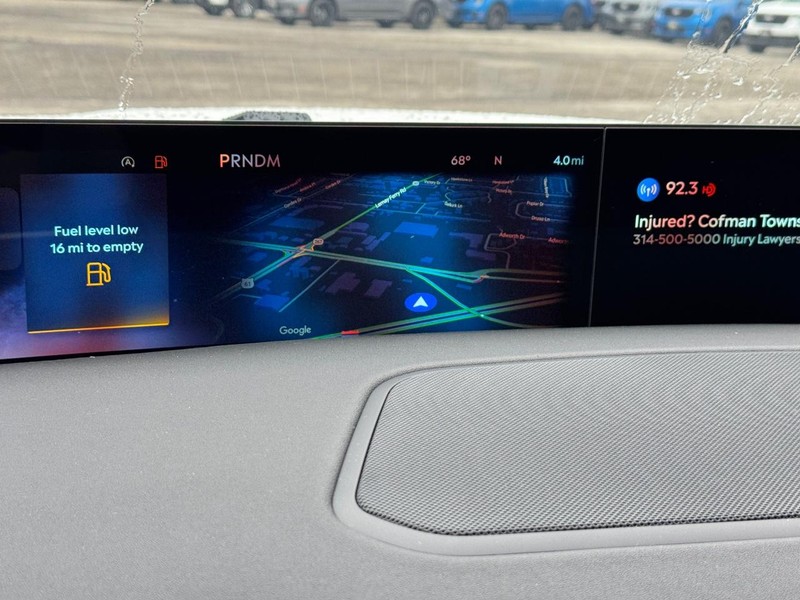 Lincoln Navigator Vehicle Full-screen Gallery Image 24