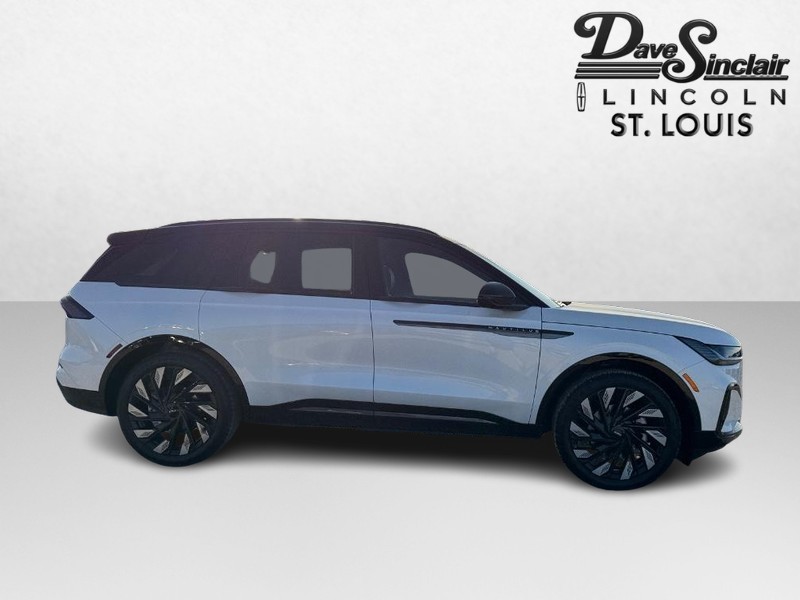 Lincoln Nautilus Vehicle Full-screen Gallery Image 04