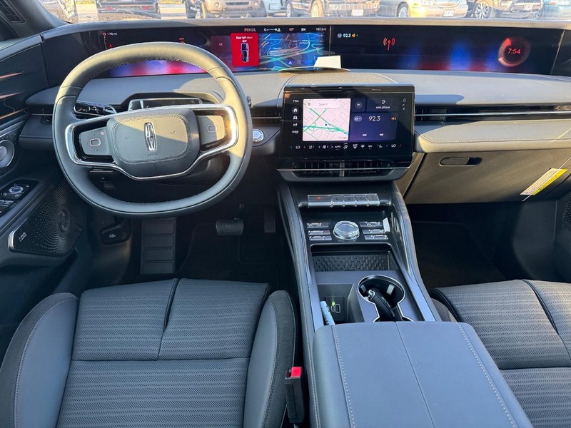 Lincoln Nautilus Vehicle Full-screen Gallery Image 13