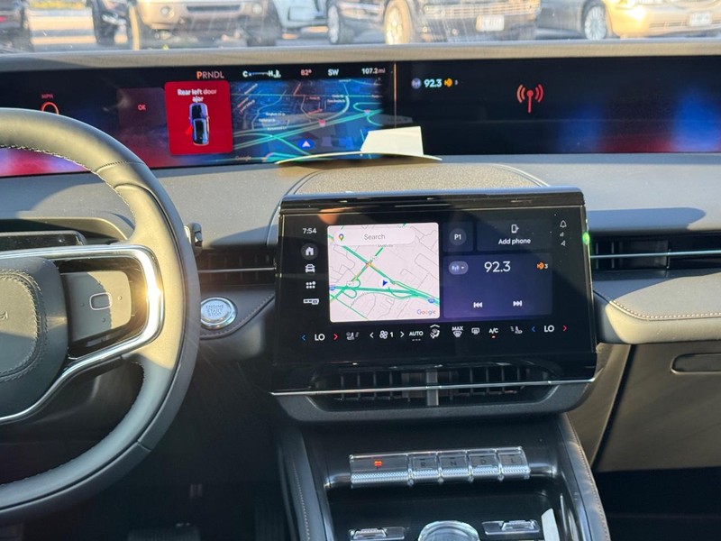 Lincoln Nautilus Vehicle Full-screen Gallery Image 15