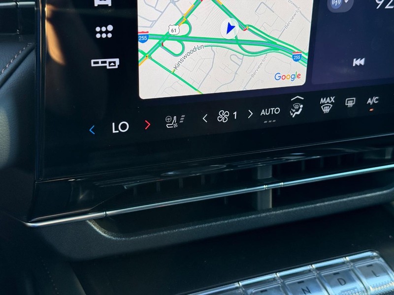 Lincoln Nautilus Vehicle Full-screen Gallery Image 24