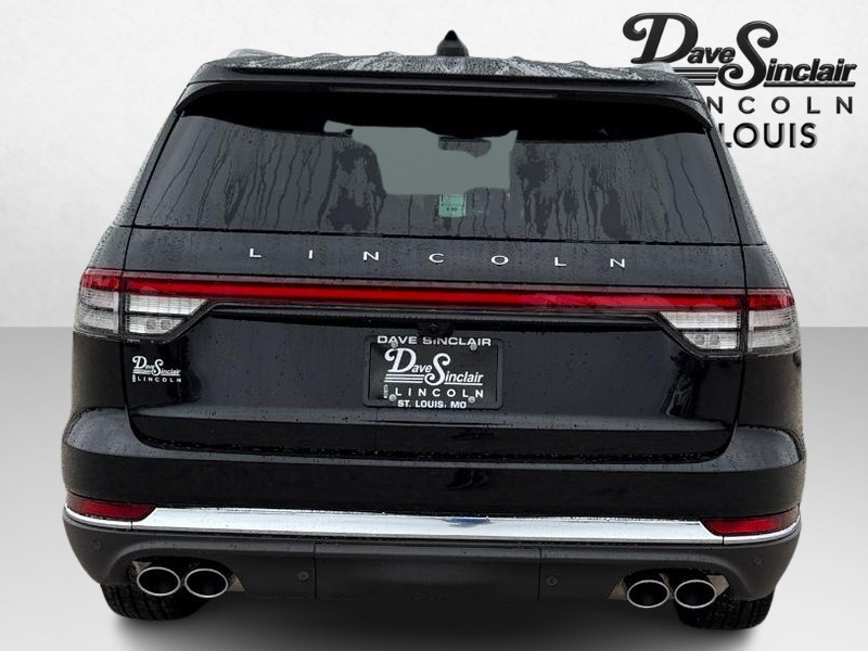 Lincoln Aviator Vehicle Full-screen Gallery Image 06