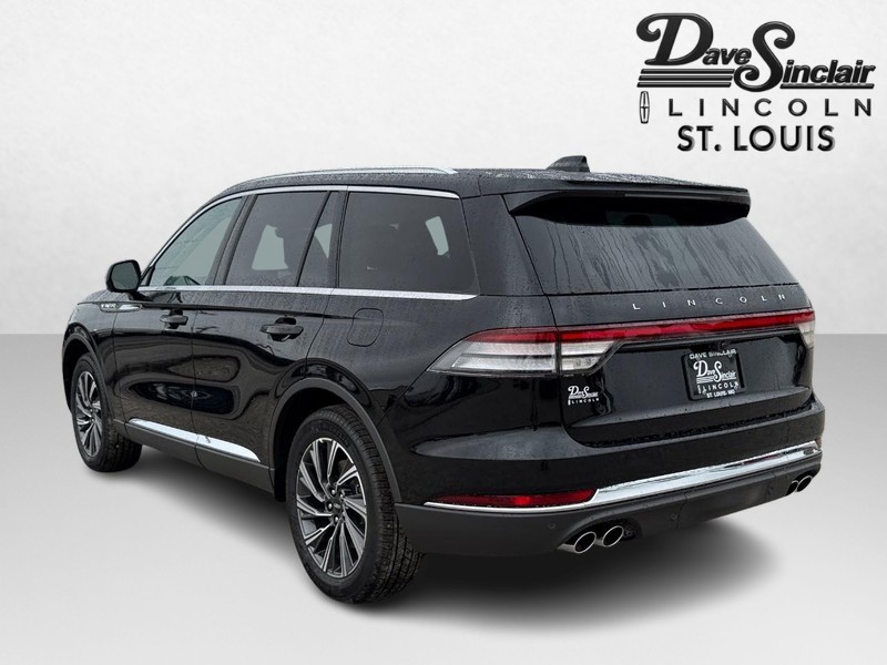 Lincoln Aviator Vehicle Full-screen Gallery Image 07