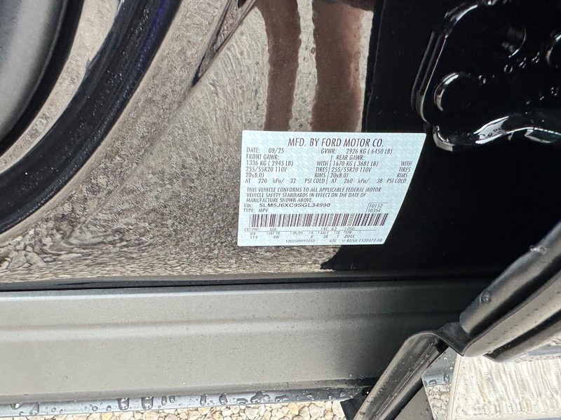 Lincoln Aviator Vehicle Full-screen Gallery Image 26