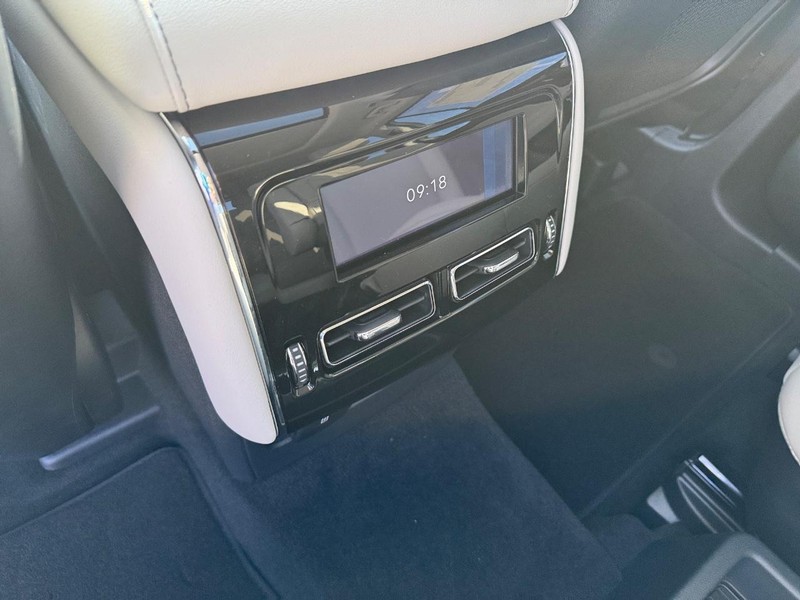 Lincoln Aviator Vehicle Full-screen Gallery Image 14