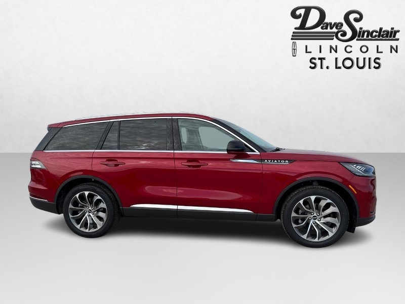 Lincoln Aviator Vehicle Full-screen Gallery Image 04