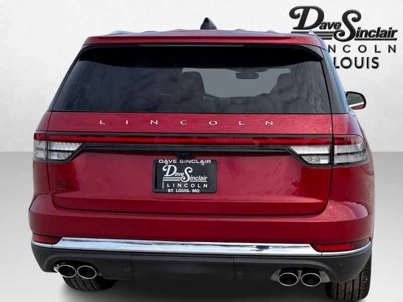 Lincoln Aviator Vehicle Full-screen Gallery Image 06