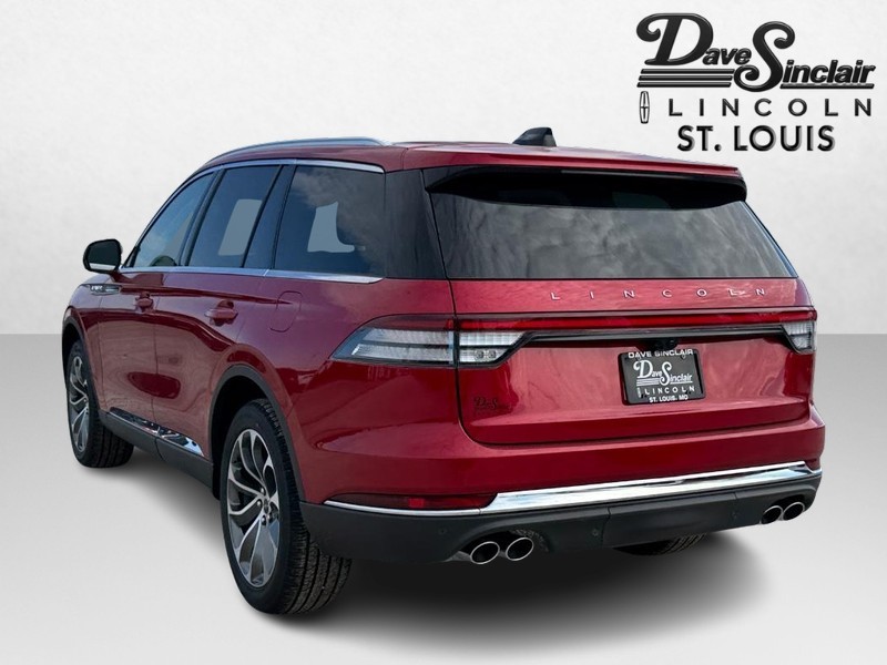 Lincoln Aviator Vehicle Full-screen Gallery Image 07